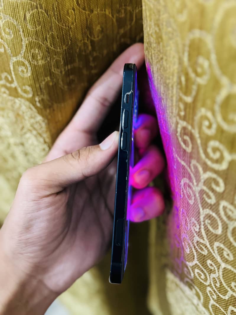 Iphone 12 3