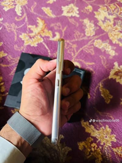 SAMSUNG GALAXY S22