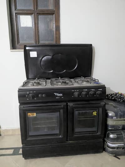 master cooking range in excellent condition