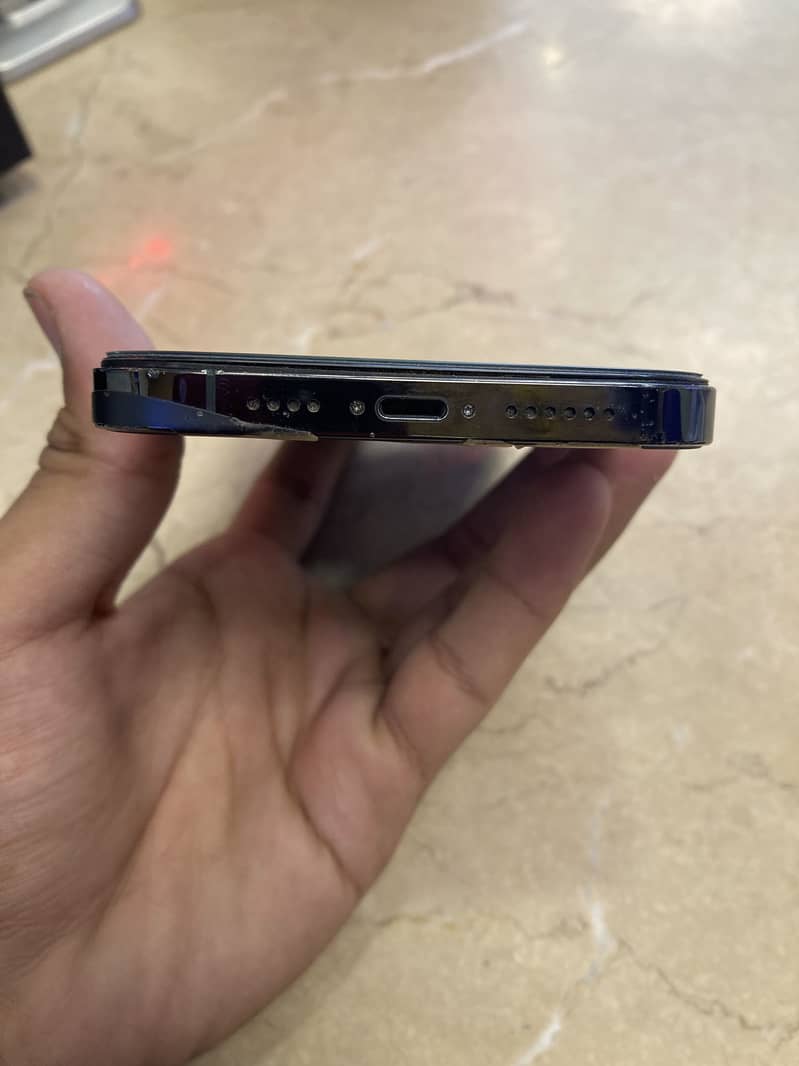 Iphone 12 pro max 6