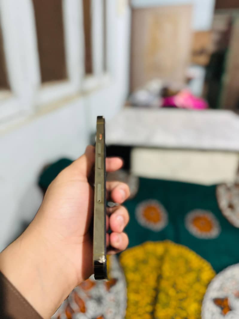 iPhone 14 pro 2