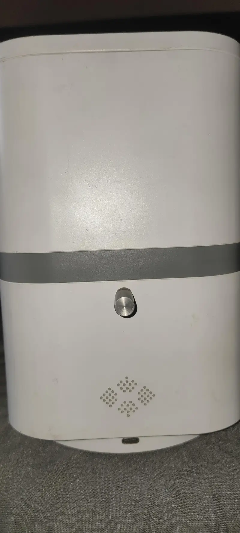 Skymee Petalk AI II automatic treat dispenser. — photo 2