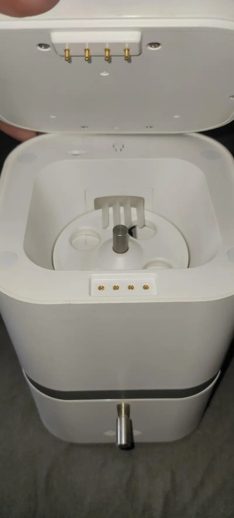 Skymee Petalk AI II automatic treat dispenser. — photo 3