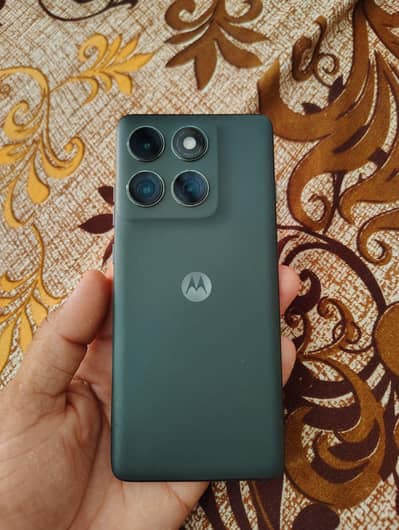 motorola edge 2025 10/9 with full box