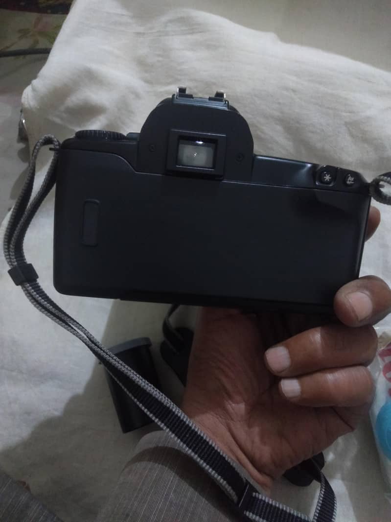 Canon camera EOS. RebelsX. S 0