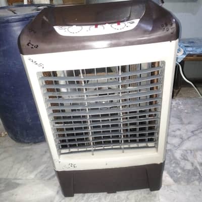 10/9 condition room air cooler urgent sale