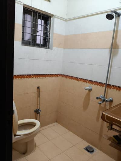 10 Marla Lower Portion Available For Rent Wapda Town Ph1 Block G2