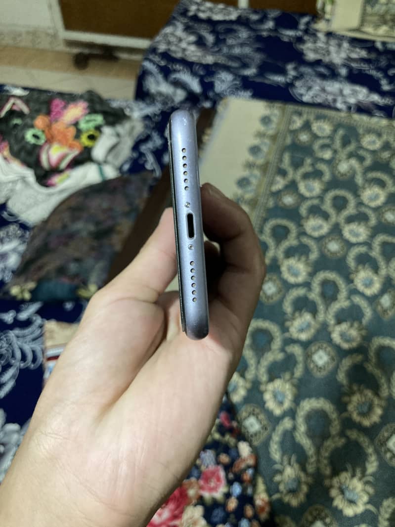 Iphone 11 4