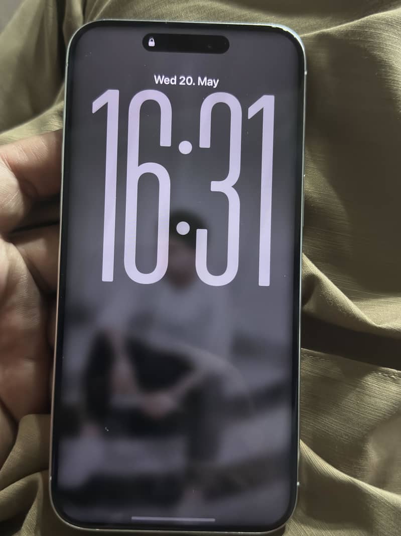 iPhone 15 pro max 3