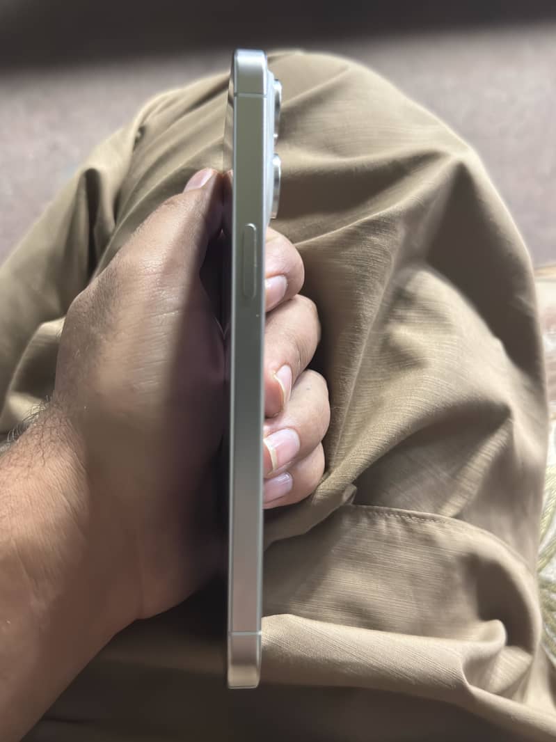 iPhone 15 pro max 7
