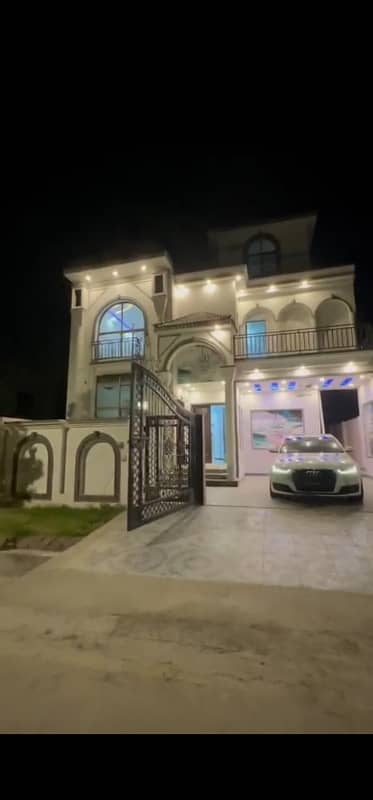 10 Marla House Available For Rent In A Block