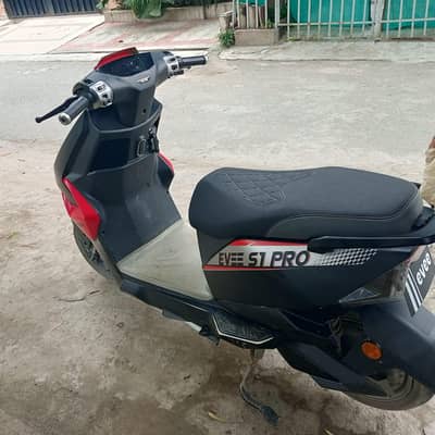 Evee S1 Pro Electric Scooty For Sale Need Cash all dacoment complete