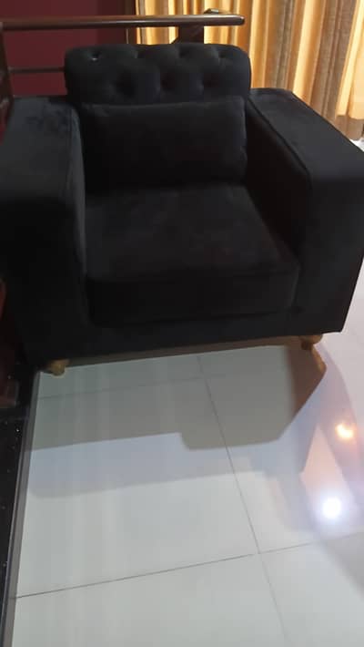 very good condition or comfortable black velet sofa