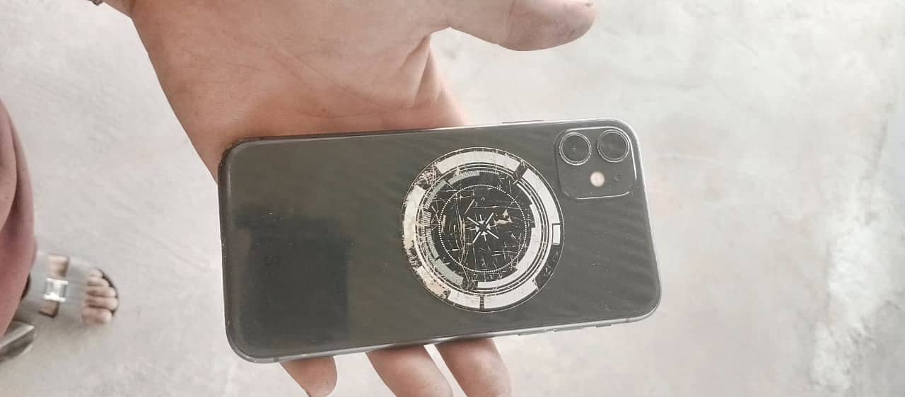 iPhone 11 4