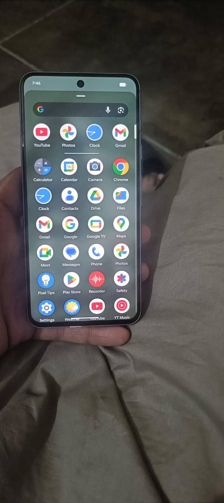 Google pixel 8a 4