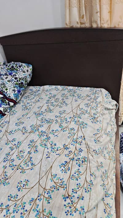 single bed with mattress