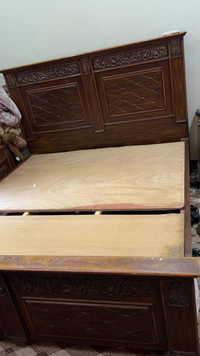 Bed and dressing table with side tables