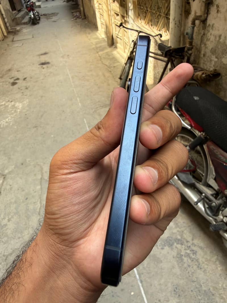 iphone 15 pro 2