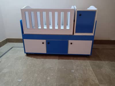 baby cot