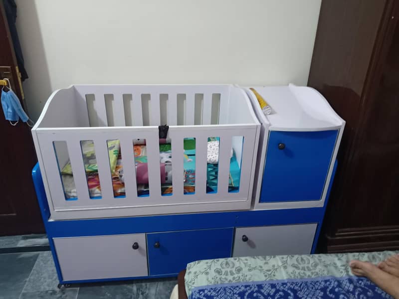 baby cot 1