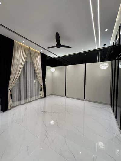 10 Marla Brand New Luxury House Available For Rent In Bahria Town Lahore