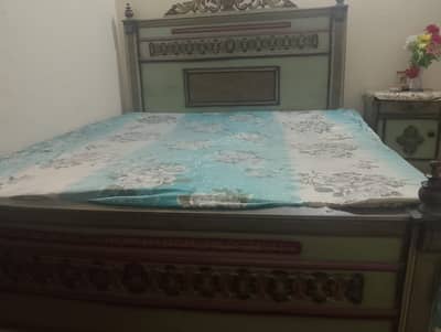 Double bed for sale (Deco paint)