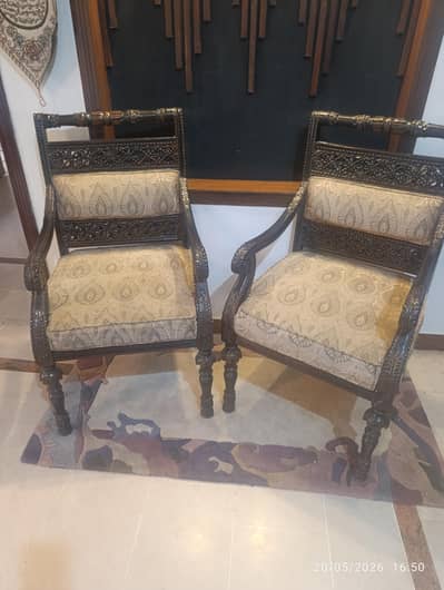 Chinoti chairs