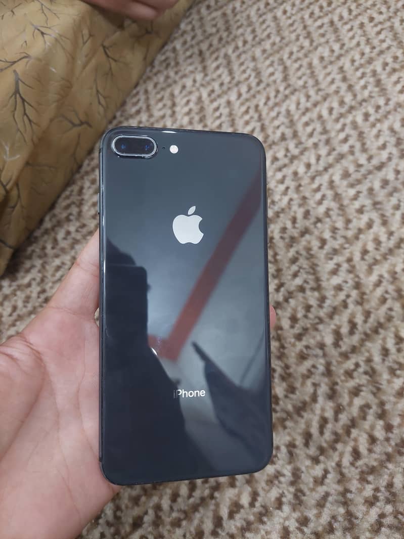 iPhone 8 Plus 0