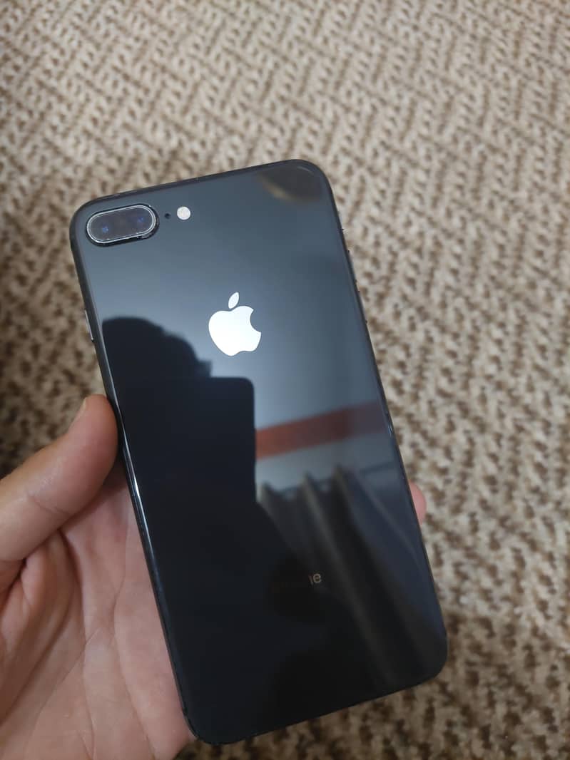 iPhone 8 Plus 3