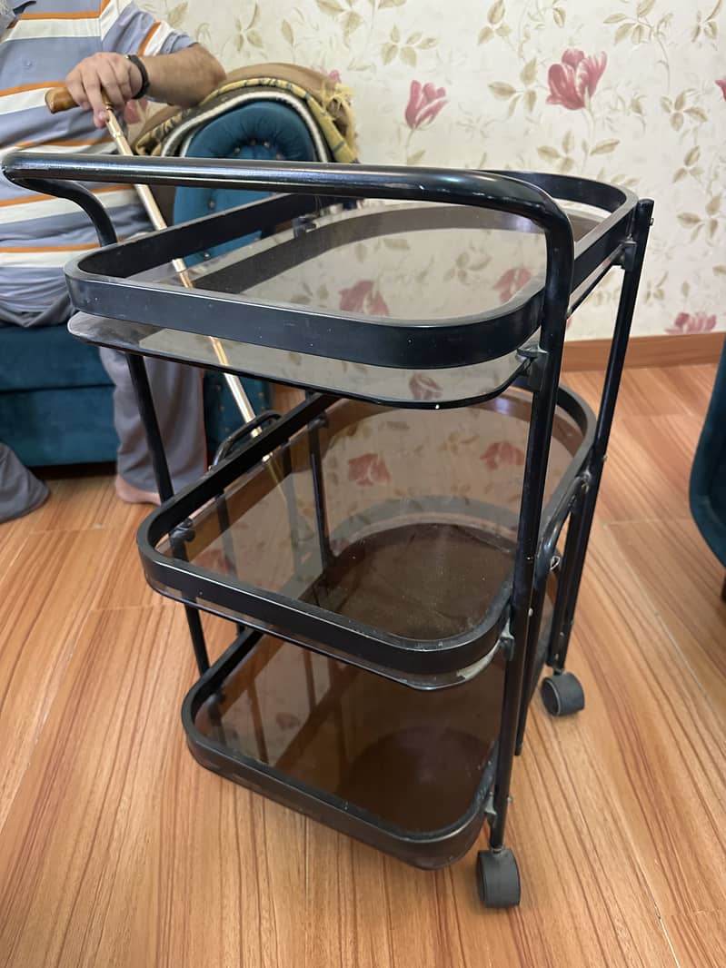 Small tea serving table 1