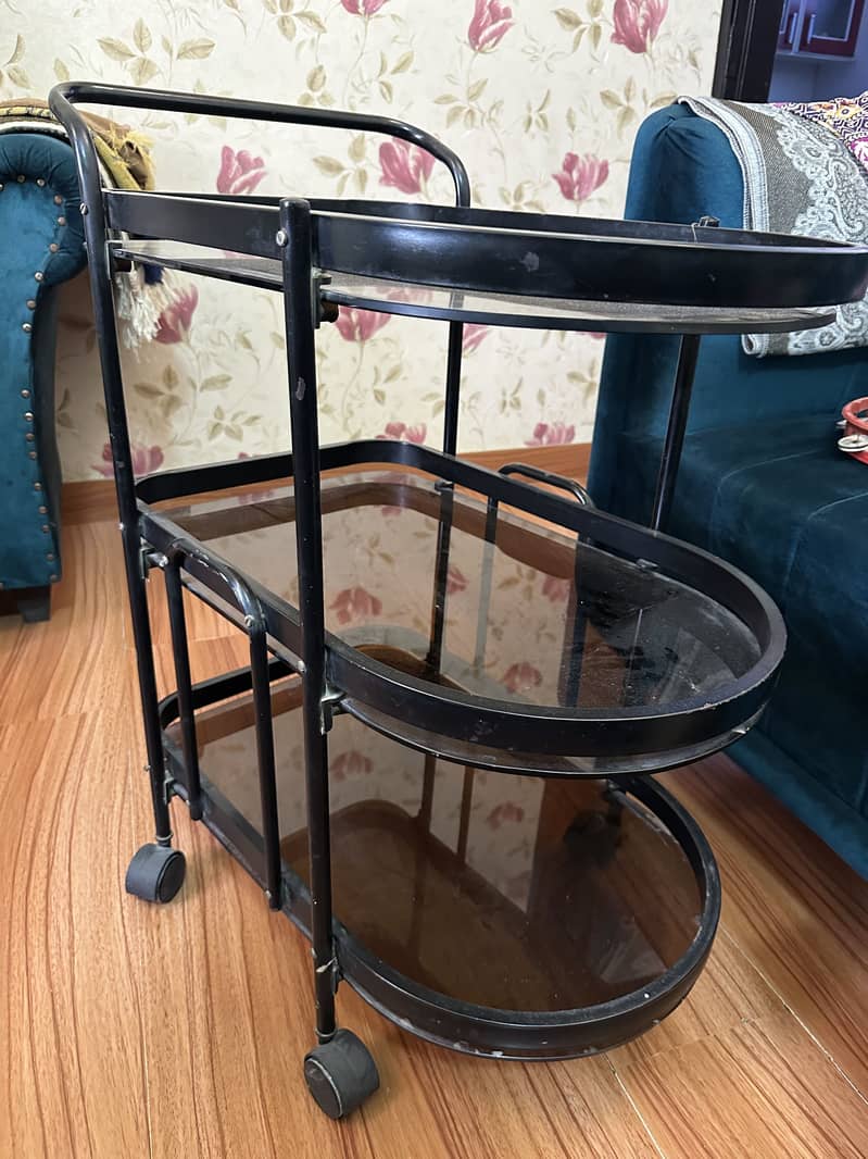Small tea serving table 3