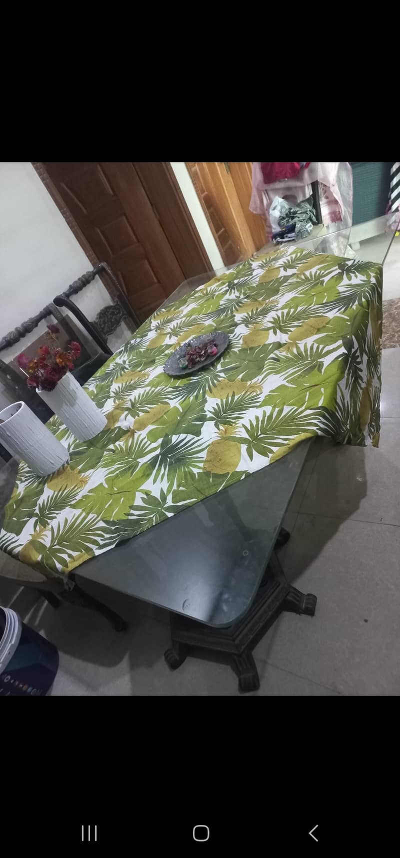 Glass dining table 1