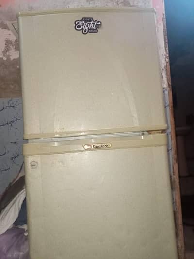 DAWLANCE REFRIGRATOR MEDIUM SIZE (SALE : RS 48000) PERFECT WORKING