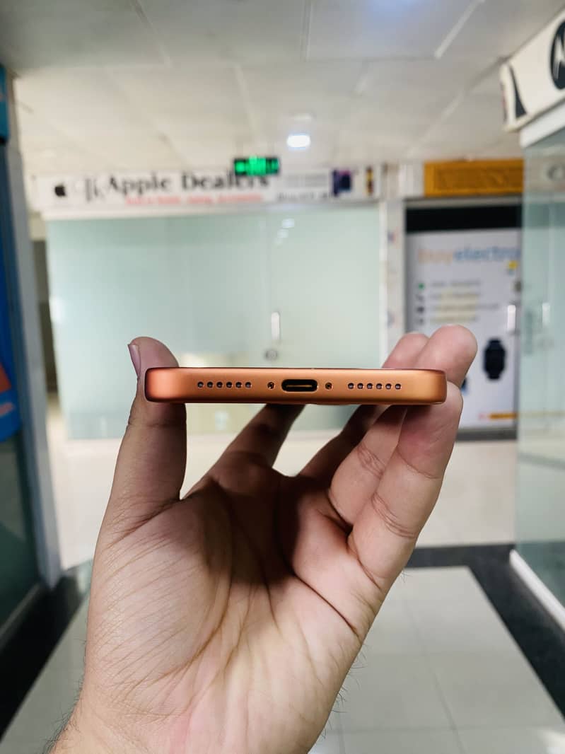 Iphone 17 pro max 4