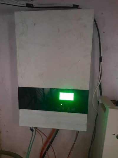 Go Green Vm II 5.5 Kw hybrid solar inverter