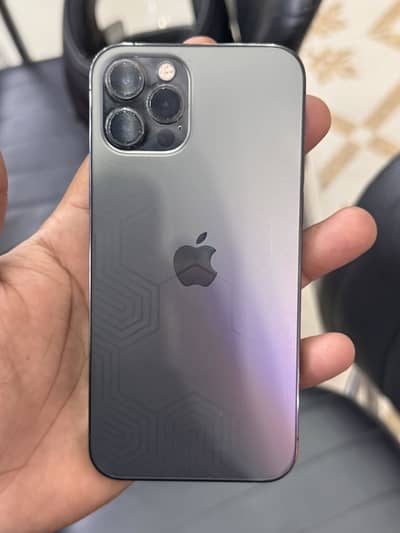 Bhai jan panal ma ek chota sa DoT ha or screen py 2,3 scratch hain
