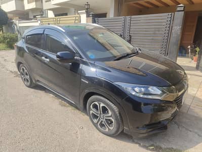2017 Honda vezel Hybrid Black for Sale in Mint Condition