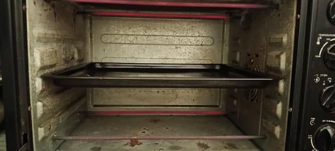 Oven for Sale – Excellent Condition