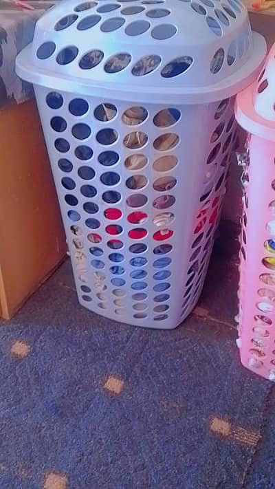 2adad bari tokrian or1 CHOTI tokri for sale hai