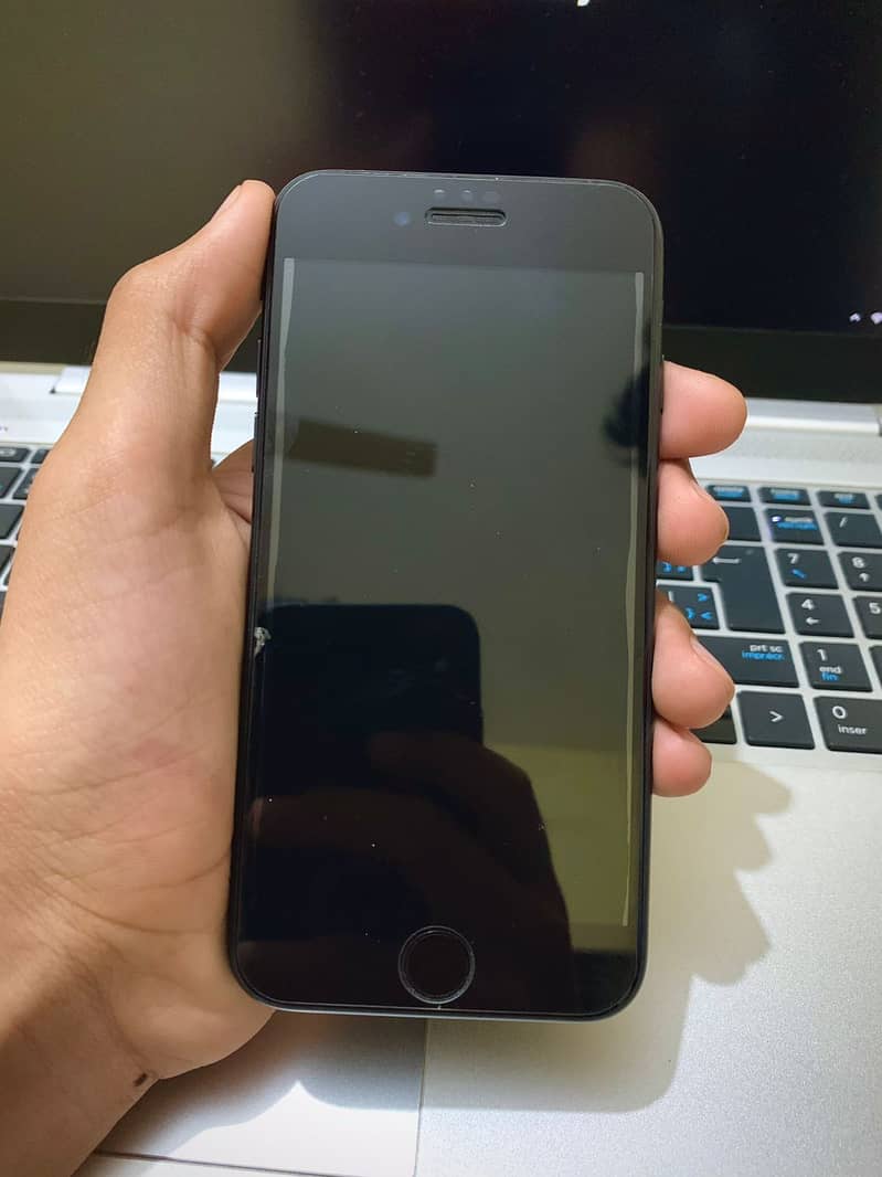 Apple iPhone 7 2