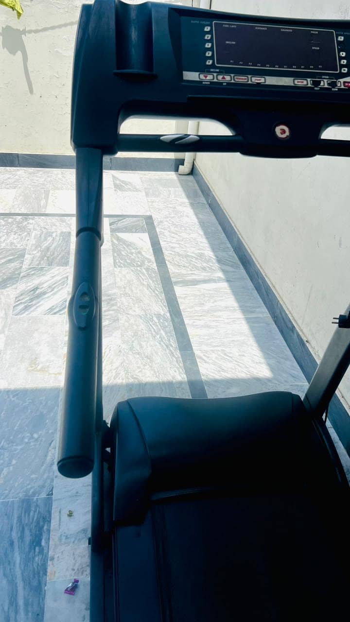 Running machine 6