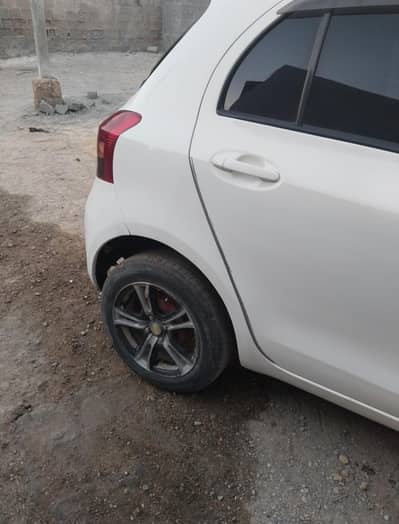 genuine vitz urgent sale.