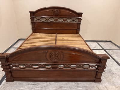 Master wooden bed for sale