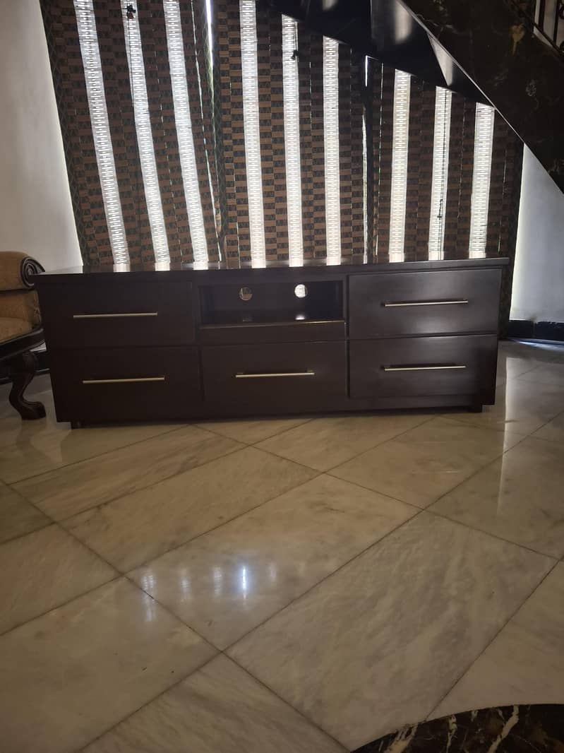 TV Console 1