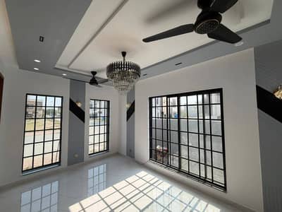 Beautiful house in pak arab
