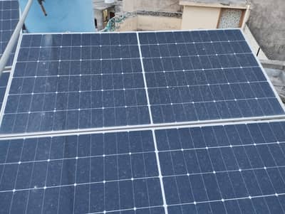 Two Longi Hi-Mo 6 panels 585 watts