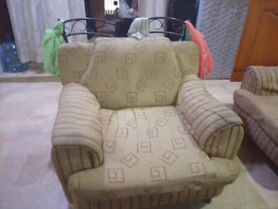 7 seater sofa for sale in 12k Need repair only