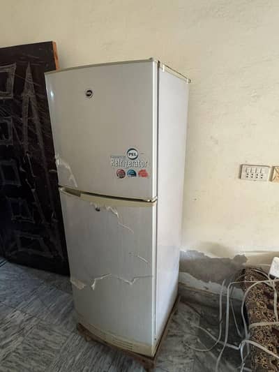 pEL Refrigerator used good condition 03027680932