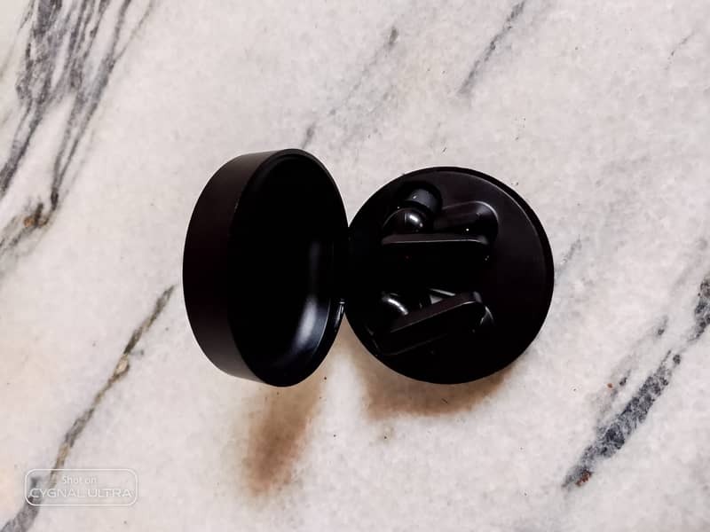Earbuds 0