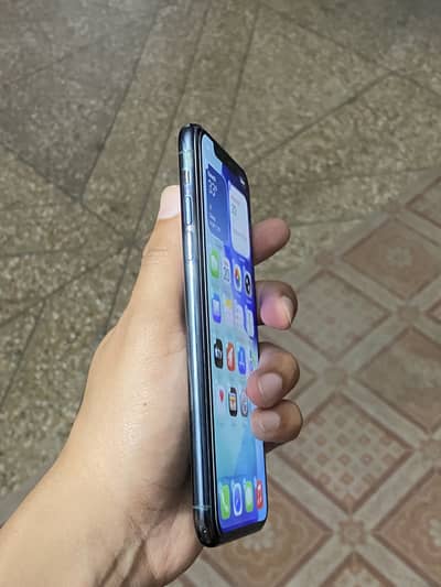 I phone 11 pro max dual PTA approved all geniune phone